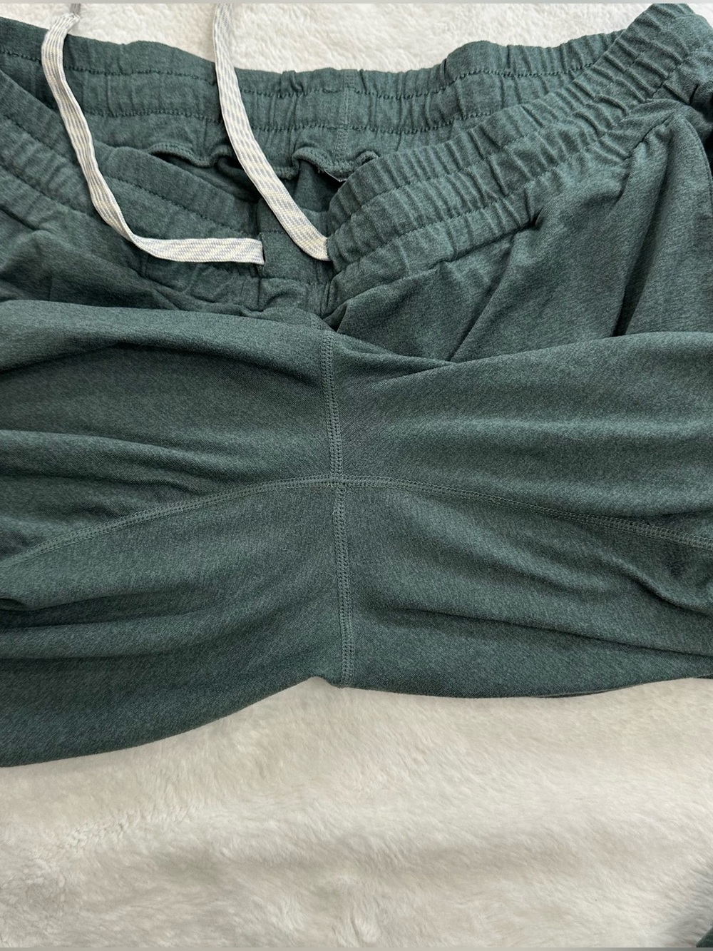 Vuori Women's Performance Joggers Heather Green Size Large - Picture 4 of 8